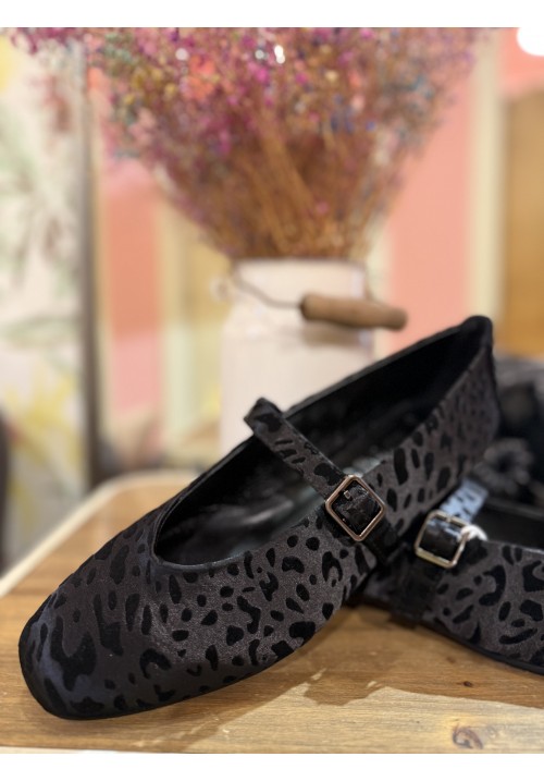 BAILARINA CAMILA NEGRO